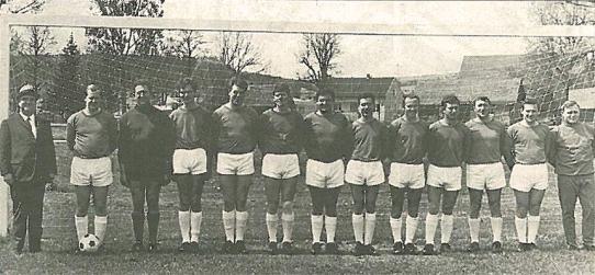 TSV Riedlingen II Vizemeister 1967/68 der Reserverunde der II. Amateurliga Gruppe V Oberschwaben.  Von links nach rechts: Kegel, Perwein, Sandner, Stoffel, Panzer, Laschewski, Thuro, Haid, Zick, Zyschka, Maier, Grolms. Das Foto entstand im Donaustadion am letzten Spielsonntag vor dem Spiel gegen Meister Weingarten, der 4:3 besiegt wurde.